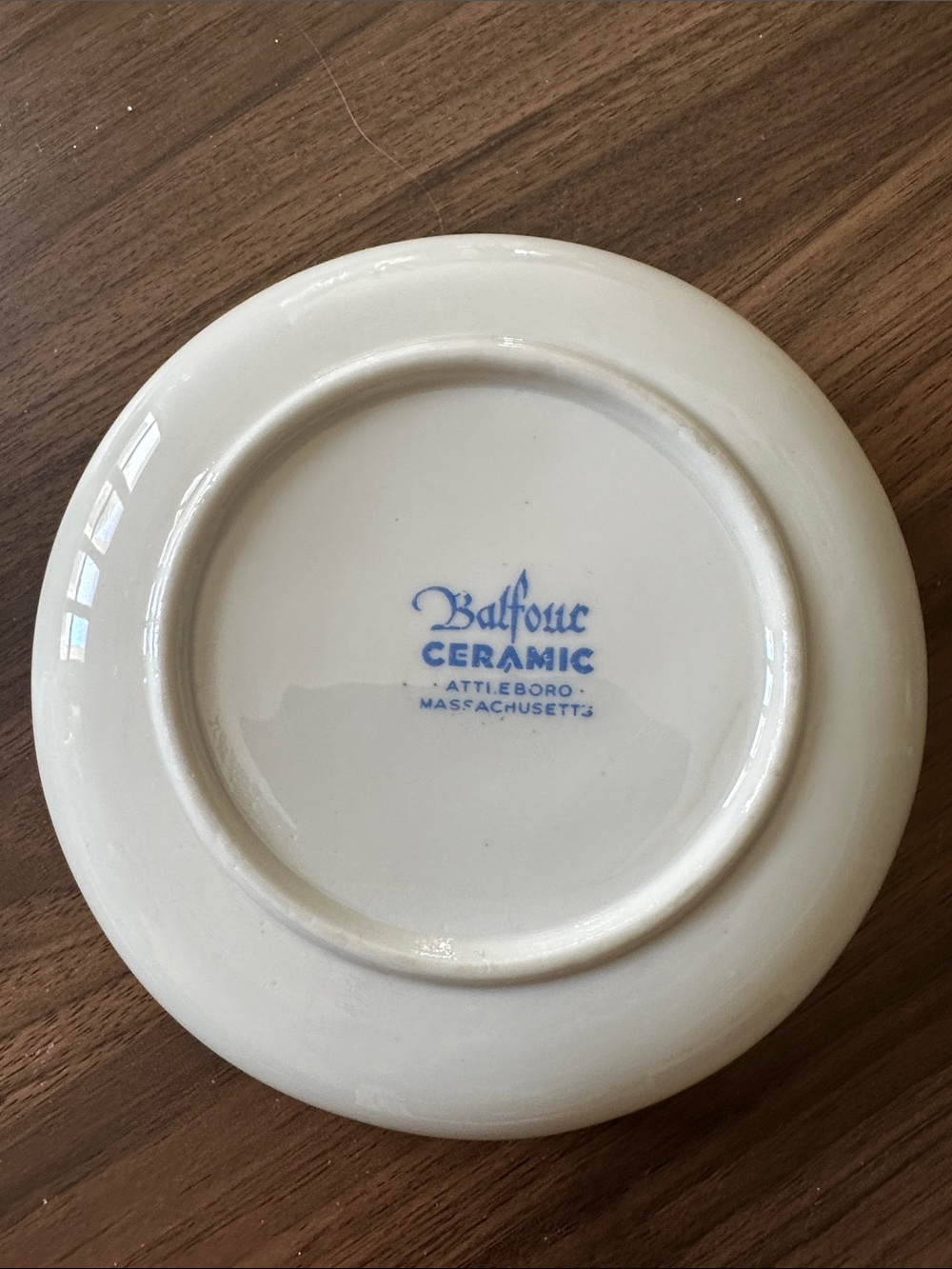 Ceramic White Ashtray with McGill Red Crest Emblem - Picture 2 of 2